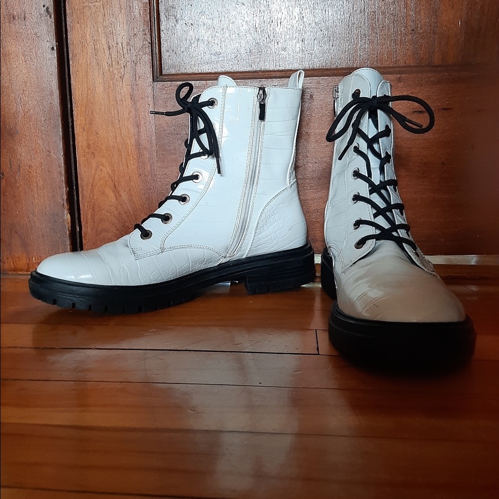 Nine West White lug-sole combat boots - 12M